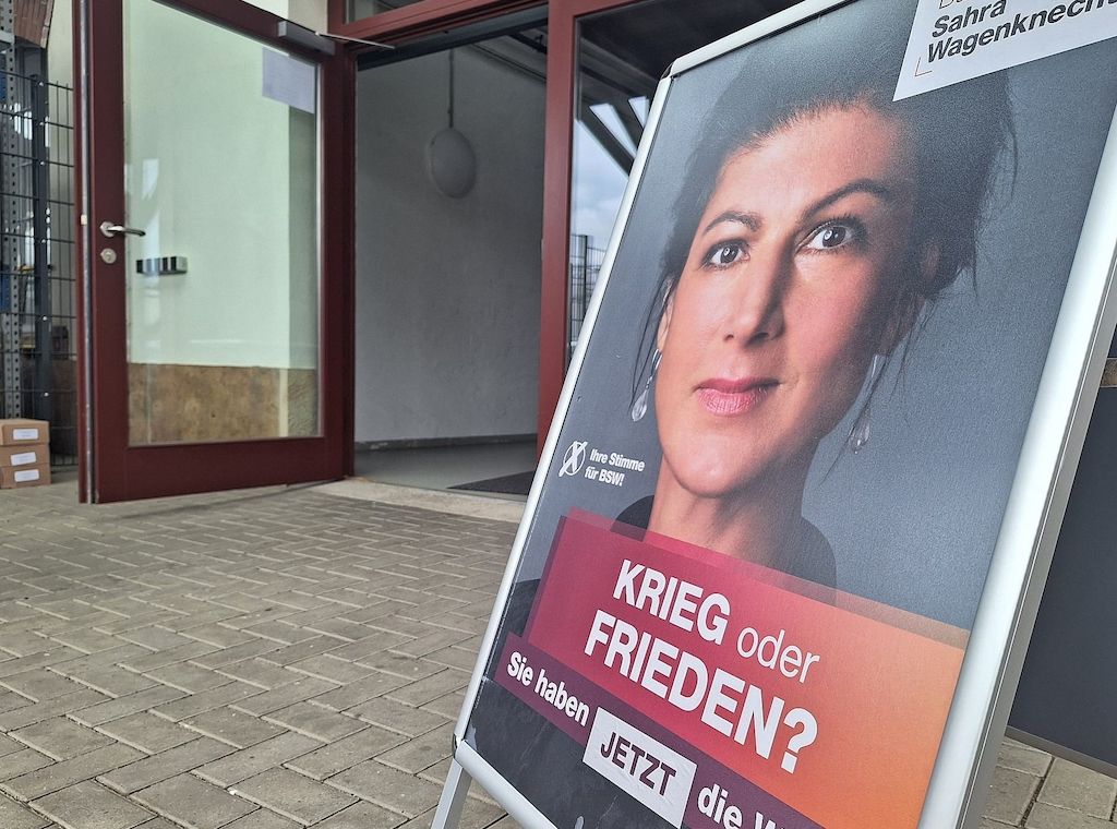 Müntefering kritisiert Plakat von Wagenknecht-Partei