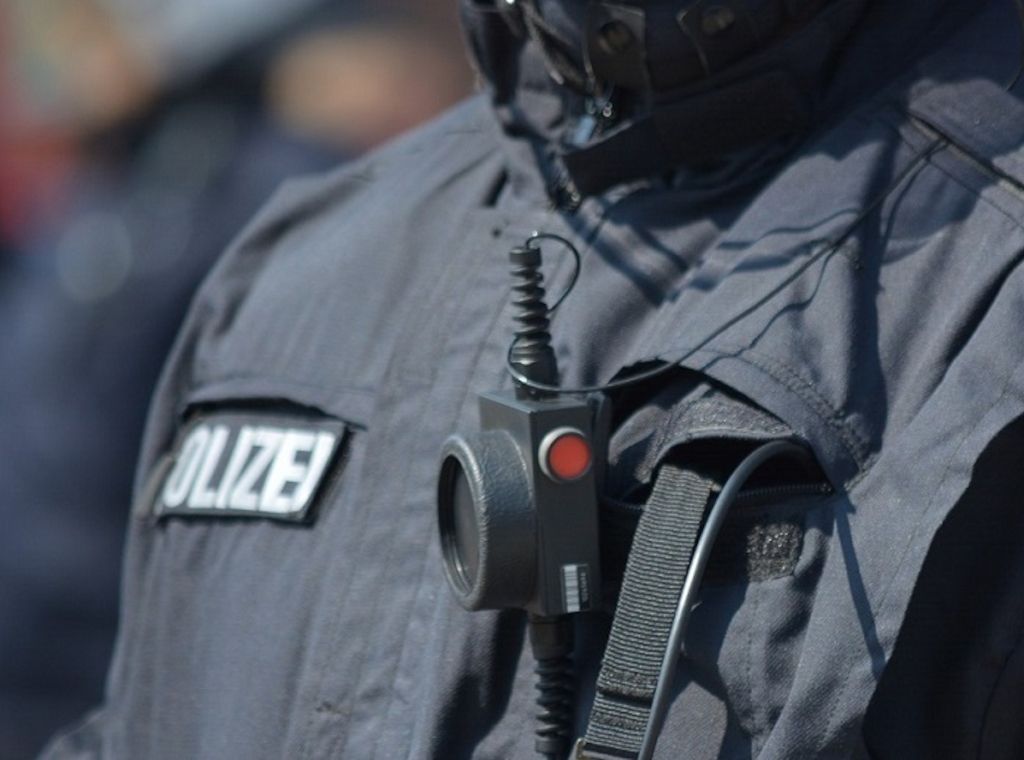 Flucht vor Polizeikontrolleauf der A10 bei Werder: Rammt Streifenwagen