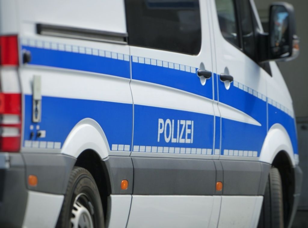 Berlin: Mensch unter Zug und stirbt - Verdacht auf Tötungsdelikt