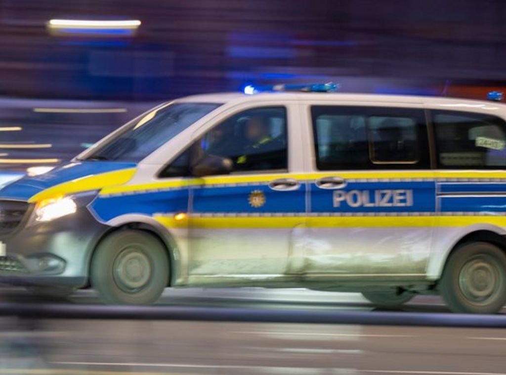 Vier Polizisten verletzt- Böllerwurf und Festnahme in Berlin-Neukölln