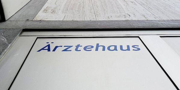 Bundestag beschließt Gesetzesänderung gegen Gehsteigbelästigungen