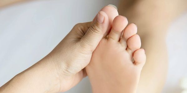 Myrto Naturkosmetik - Bio Fuß- und Nagelbalsam – natürliche Alternative gegen Fußpilz und Ekzeme