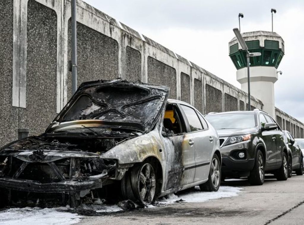 Unfassbar- Erneut Brandstiftung bei Berliner Gefängnis