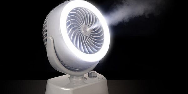 Akku-Tisch-Ventilator & Vernebler sorgt überall für eine kühle Brise und Licht im Dunkeln