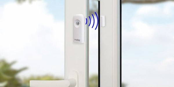 WLAN-Tür-/Fenstersensor warnt weltweit bei offenem Fenster bzw. offener Tür und Bewegung