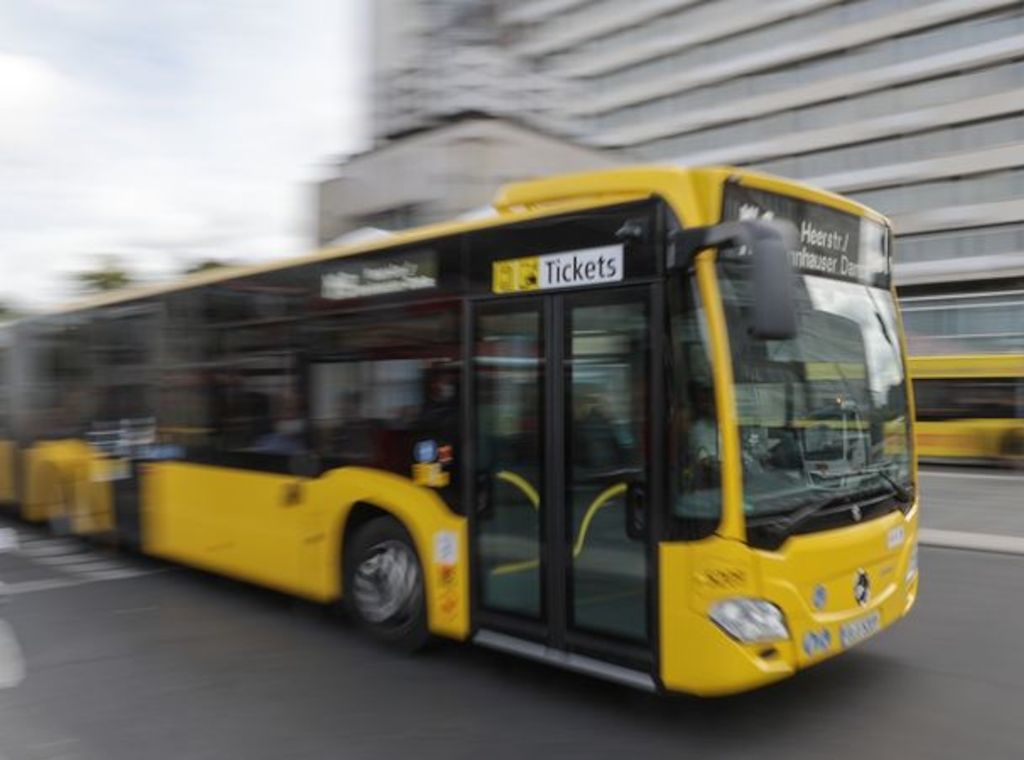 Ab heute kein Fahrschein mehr für Bargeld in BVG-Bussen