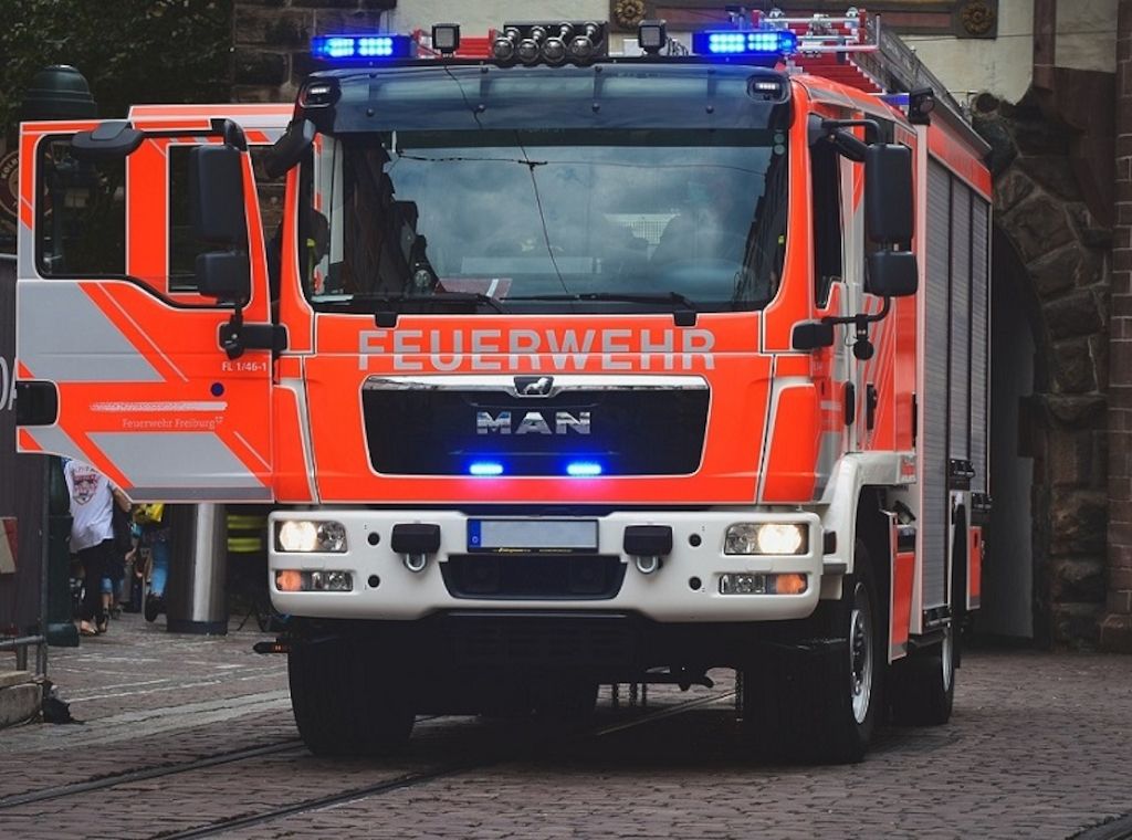 Dahme-Spreewald: Feuerwehr rettet betrunkenen 21-Jährigen von Kran