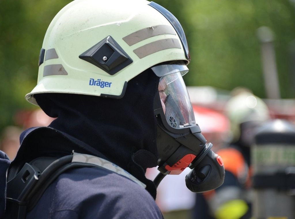 Mensch bei Wohnungsbrand in Berlin-Lichtenberg reanimiert