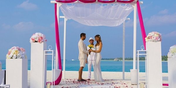 Hochzeit im Paradies: im Kandima Maldives gibt es die maßgeschneiderte Traumhochzeit für 2 bis 500 Personen!