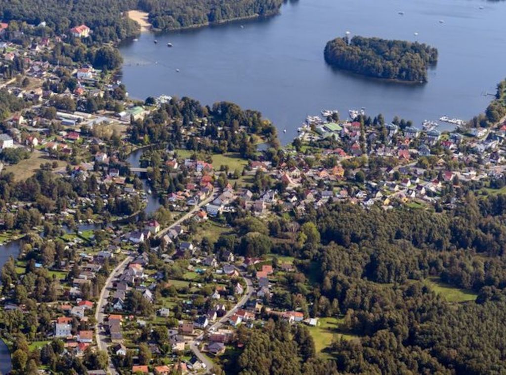 Boot explodiert auf Werlsee bei Grünheide- Ermittlungen laufen