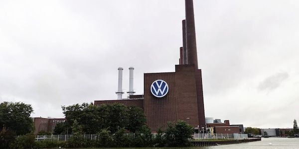 Linke fordert VW-Großaktionäre zu Rückzahlung von Dividenden auf