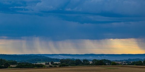 Temperatursturz in Berlin und Brandenburg - Starkregen