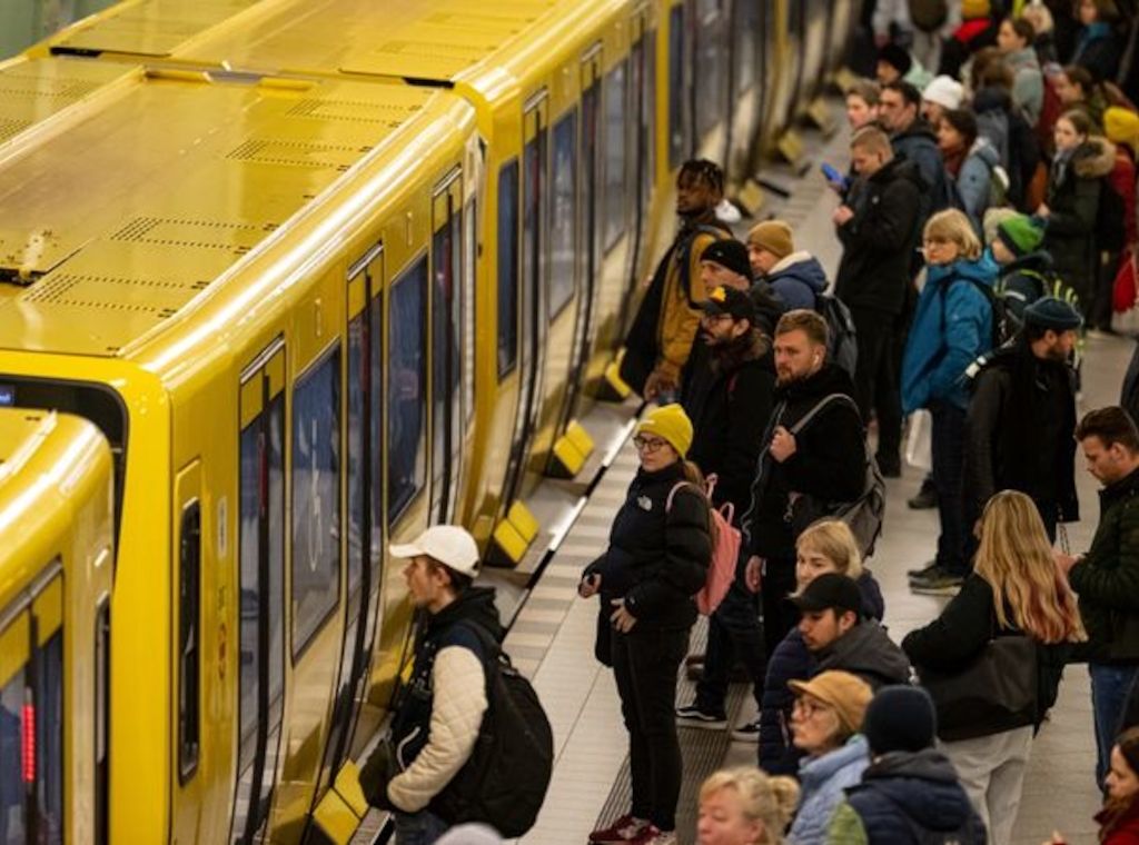 BVG-Chef räumt Probleme beim neuen U-Bahntakt ein