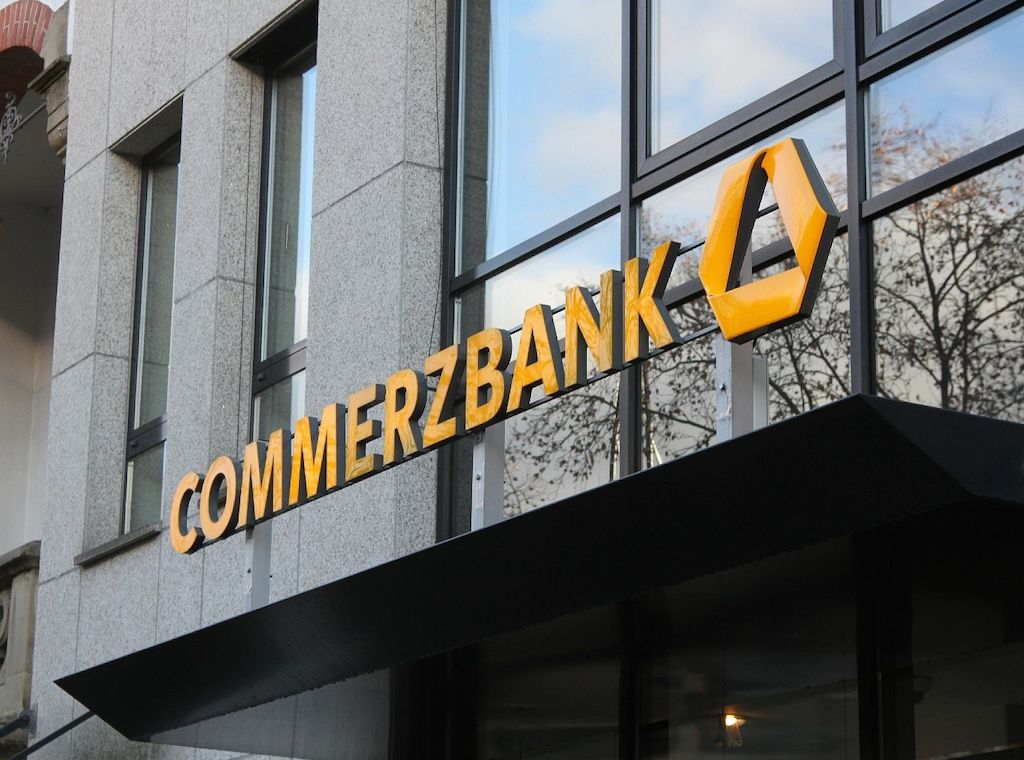 Deka verlangt schnelle Entscheidung über Commerzbank-Führung