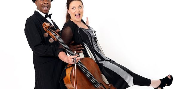 Comedy trifft Klassik: Carrington-Brown, Stanley Dodds & Sinfonie Orchester Berlin