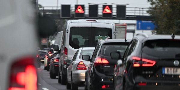 Berlin-News: Lange Staus und S-Bahn-Einschränkungen