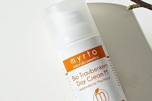 myrto Naturkosmetik - Schönere Haut mit Traubenkernöl Bild 1