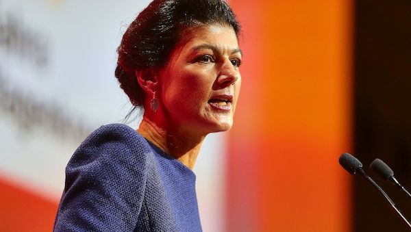 Wagenknecht gegen Lockerung der EU-Schuldenregeln für Verteidigung