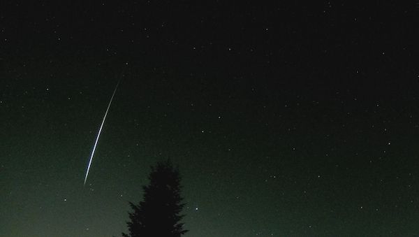 Raketenteile verglühen - 120 Anrufe von besorgten Bürgern