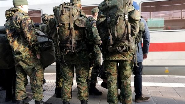 CDU und CSU wollen Wehrpflicht und Bundeswehrgröße zur Priorität machen