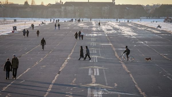 Nach eiskalter Nacht viel Sonnenschein in Berlin und Brandenburg