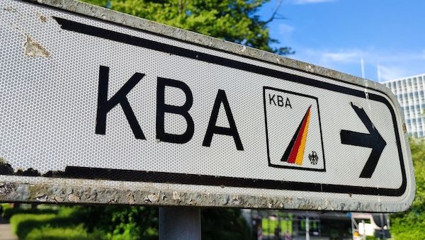 Bericht: KBA untersucht mutmaßliche Phantombremsungen bei Teslas