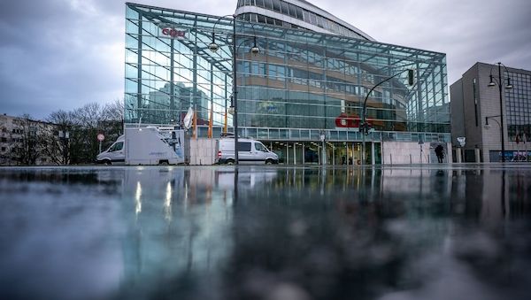 Polizeischutz für Wahlpartys am Sonntag - Aufrufe zu Protest