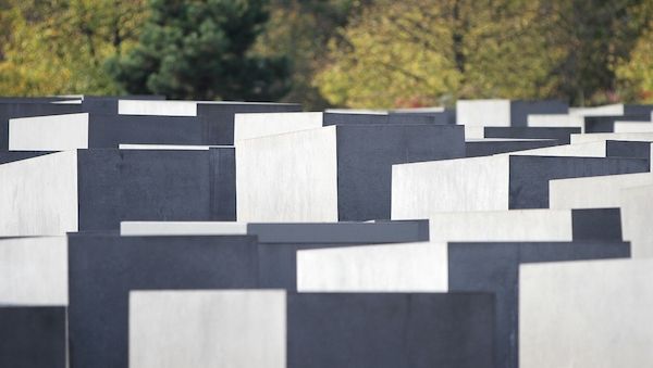 Angriff an Holocaust-Mahnmal: Ermittler gehen von Antisemitismus aus