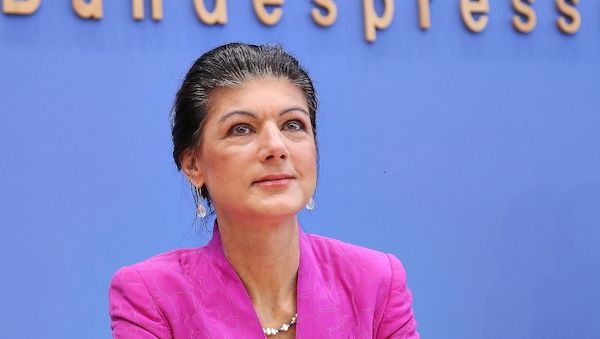 Wagenknecht wirft Meinungsforschern "gezielte Manipulation" vor