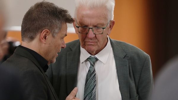 Kretschmann will Habeck in der Politik halten