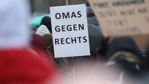 "Omas gegen Rechts" kritisieren Vorgehen der Union scharf