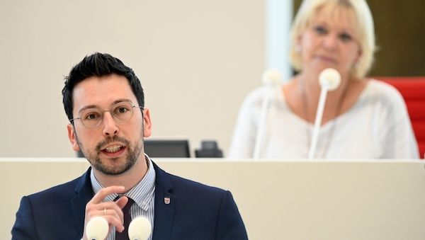 Eklat im Landtag: AfD-Abgeordneter provoziert Woidke