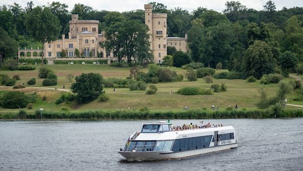 Schifffahrtsaison in Potsdam startet mit Schlösserfahrt