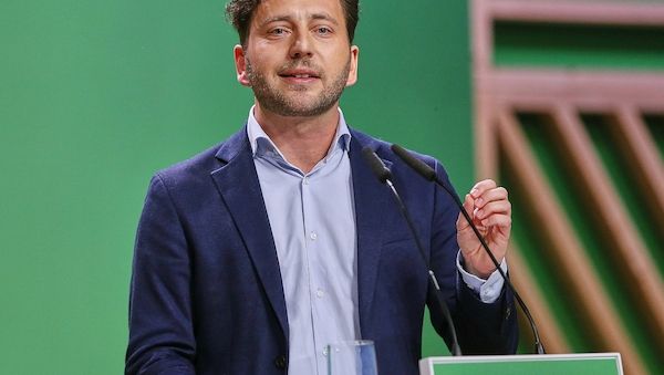 Banaszak verlangt von Linken Klarstellung zum Finanzpaket