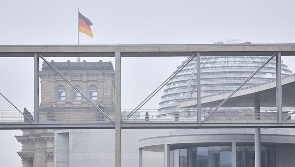 Bericht: Russe mit Kontakten zum FSB arbeitete im Bundestag