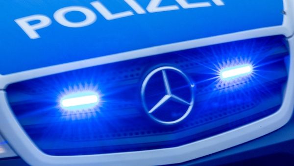 Mann in Berlin-Neukölln aus Auto gezerrt, zusammengeschlagen und schwer verletzt