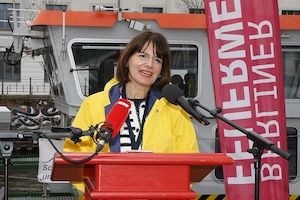 Berliner Feuerwehr und TU Berlin konzipieren klimafreundliches Löschboot für Berlins Wasserstraßen Bild 1