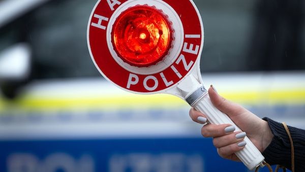 Polizei stoppt flüchtendes Auto mit Schüssen in Berlin-Kreuzberg