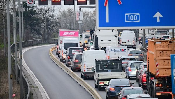 Berlin - Stau auf der A100 